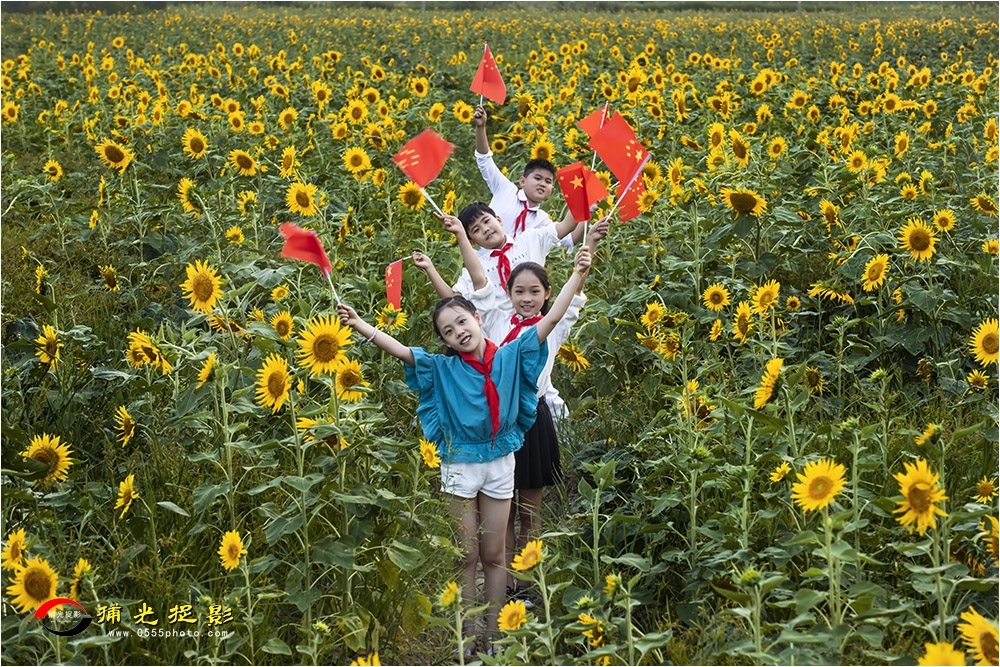60-8《我们是祖国的花朵》.jpg